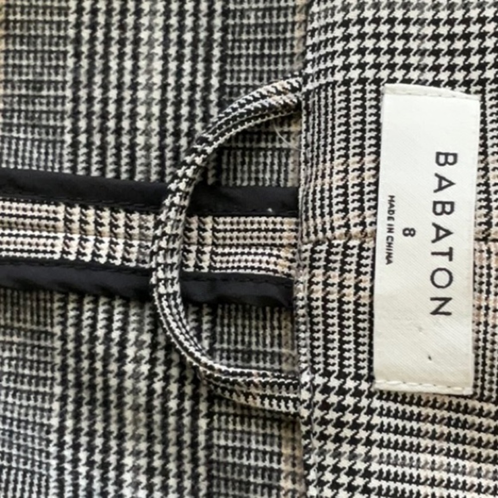 STUNNING Babaton Classic Gray Plaid Blazer Size 8 - Picture 2 of 8